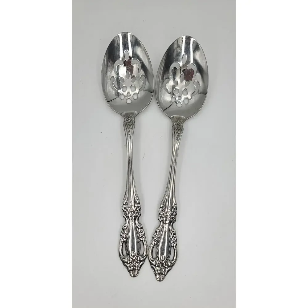 Vintage Oneida RAPHAEL 44 pc Flatware Marks - Oneida, Canada, USA, Distinction